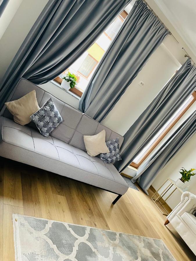 Londof Luxury Apartments - With A Panoramic View Over The City Braşov Exterior foto